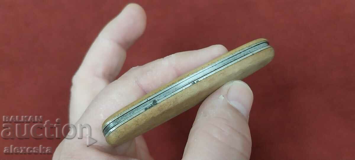 Delivery of An old pocket knife Delivery of An old pocket knife