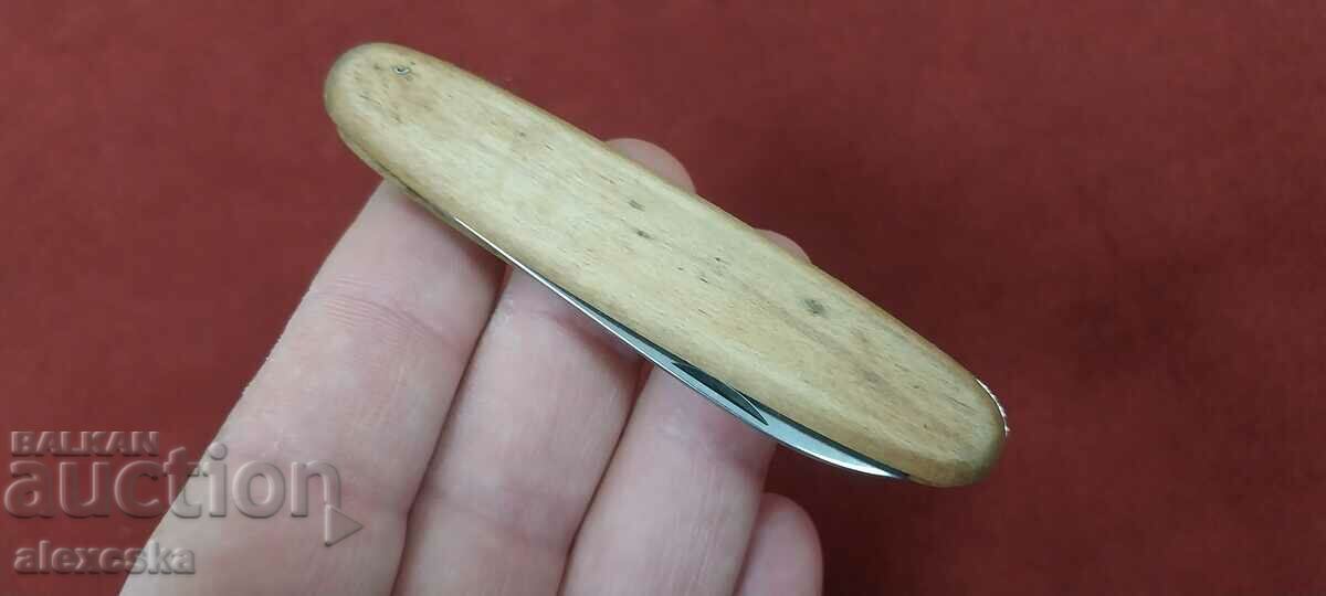 An old pocket knife