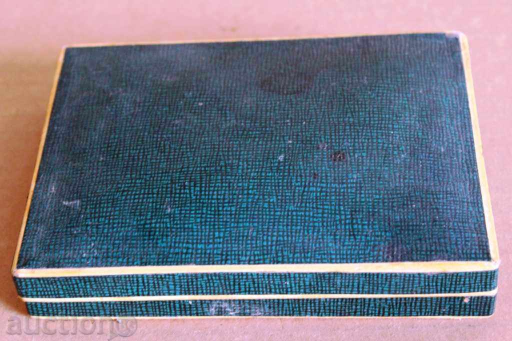 Auction . OLD CARDBOARD BOX IN EXCELLENT CONDITION Auction . OLD CARDBOARD BOX IN EXCELLENT CONDITION