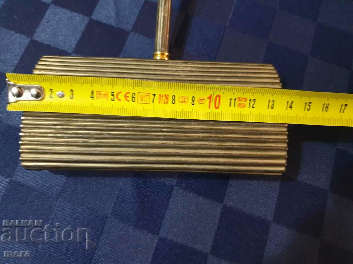 Delivery of Antique aristocratic table cleaner