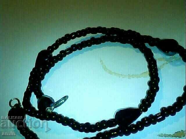 Delivery of bead necklace is crystals Delivery of bead necklace is crystals