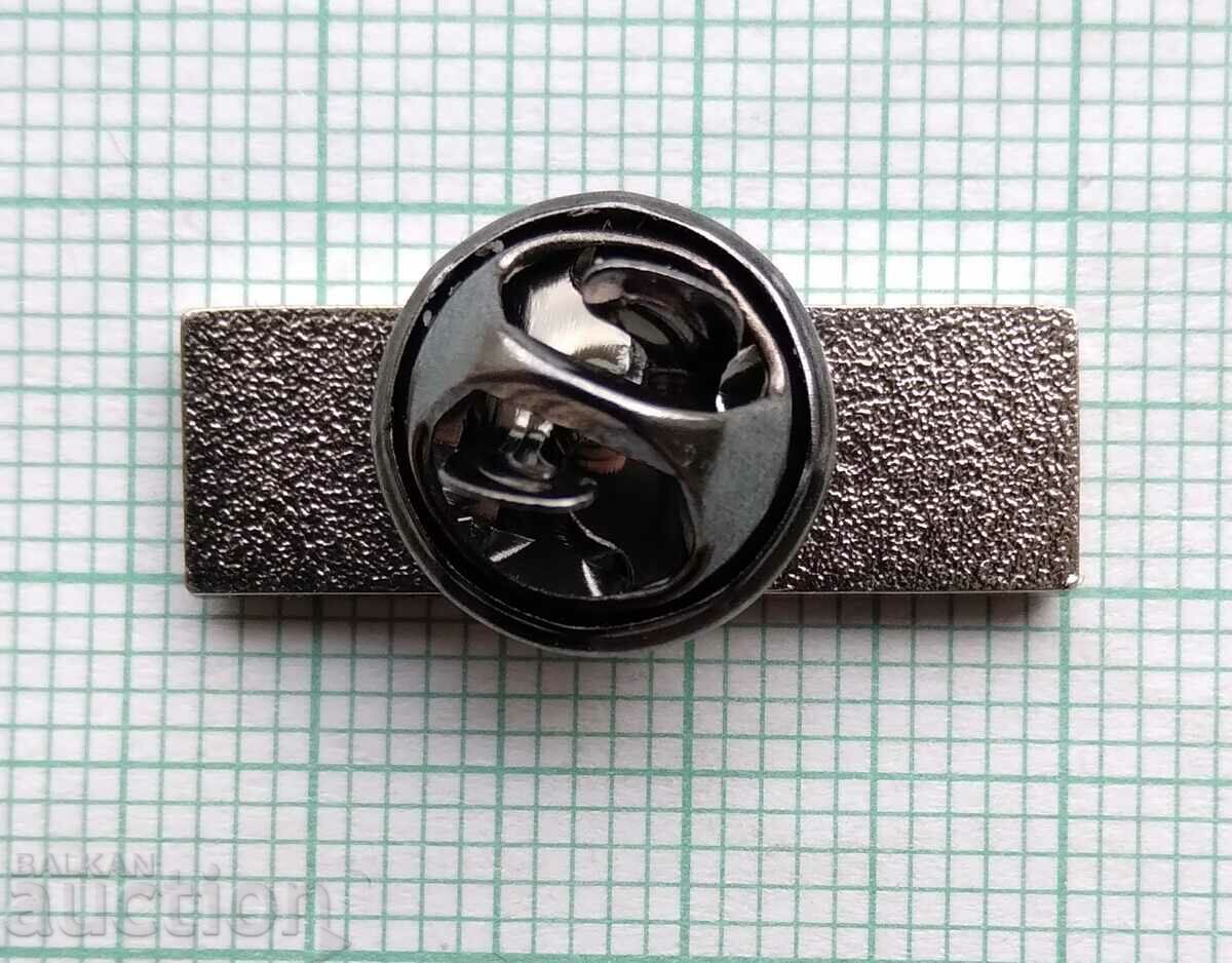 Auction  17114 Badge - Oriflame USA cosmetics company