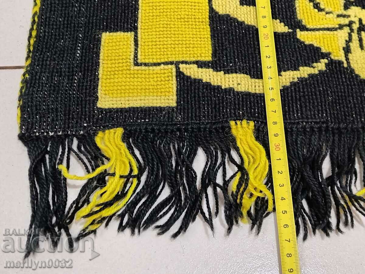 Delivery of Old tapestry for wall embroidery panel, carpet picture