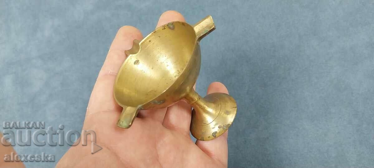 Bronze ashtray with price 15.00 BGN | € 7.67 Bronze ashtray with price 15.00 BGN | € 7.67