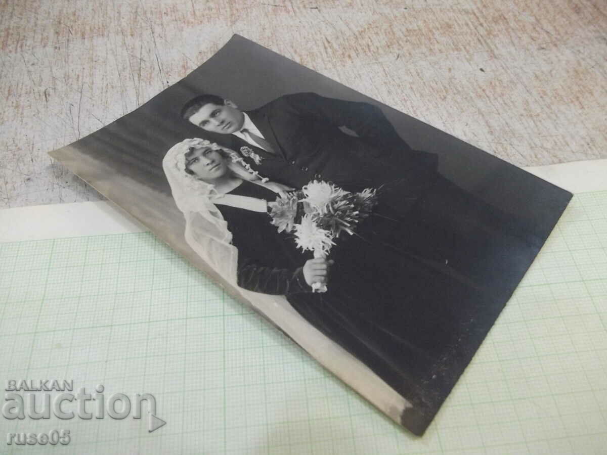 Delivery of Photo of an old memory from the newlywed years Delivery of Photo of an old memory from the newlywed years