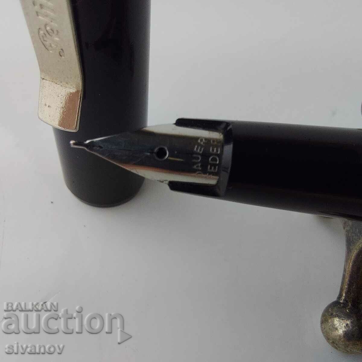 Vechiul stilou Pelikan Dauer Feder #5704 cu preț 39.99 BGN | € 20.45 Vechiul stilou Pelikan Dauer Feder #5704 cu preț 39.99 BGN | € 20.45