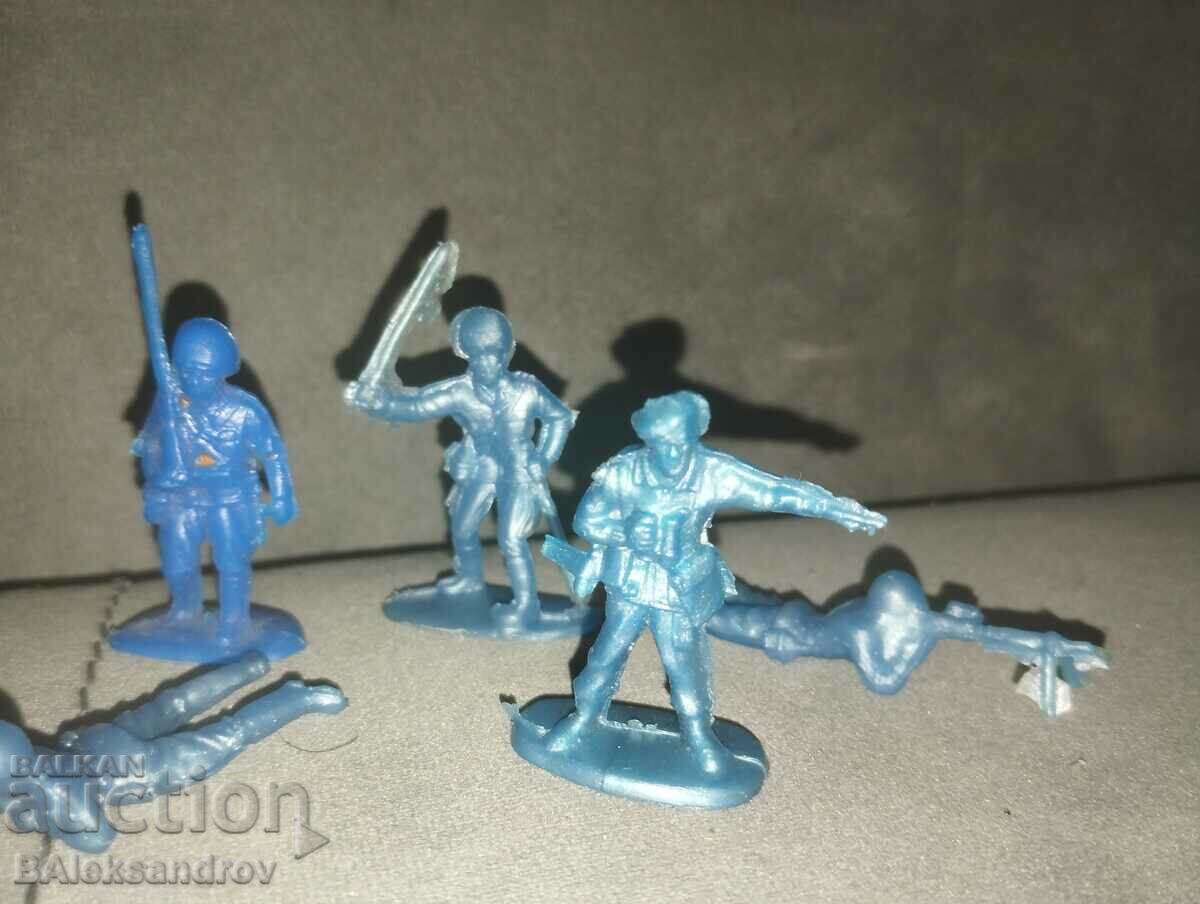 Delivery of Lot of old figures soldiers blue
