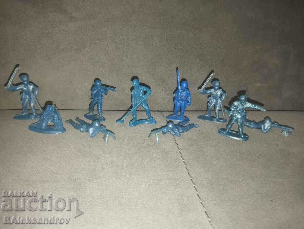 Lot of old figures soldiers blue