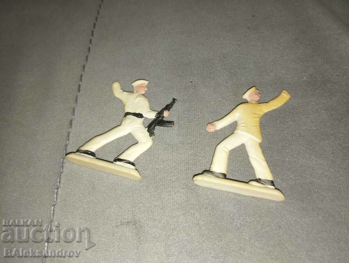 Delivery of Figures sailors Delivery of Figures sailors