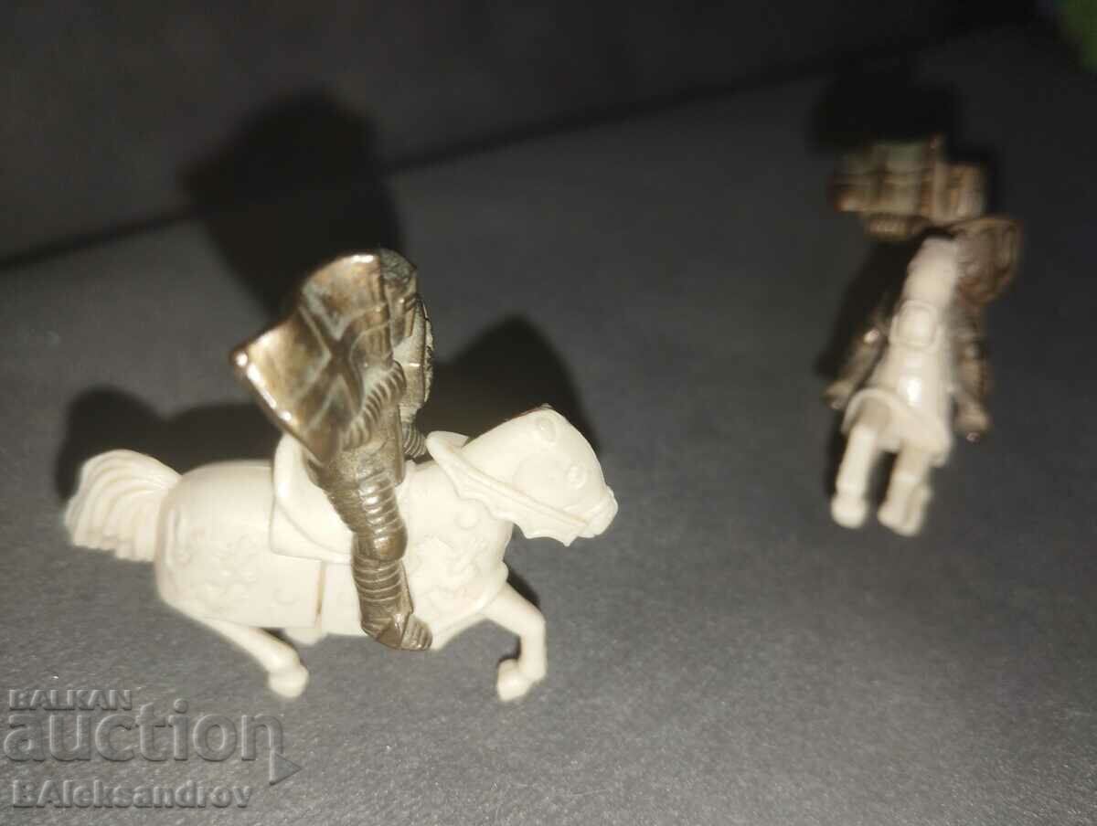 Аукцион Стари редки играчки от шоколадови яица Аукцион Стари редки играчки от шоколадови яица