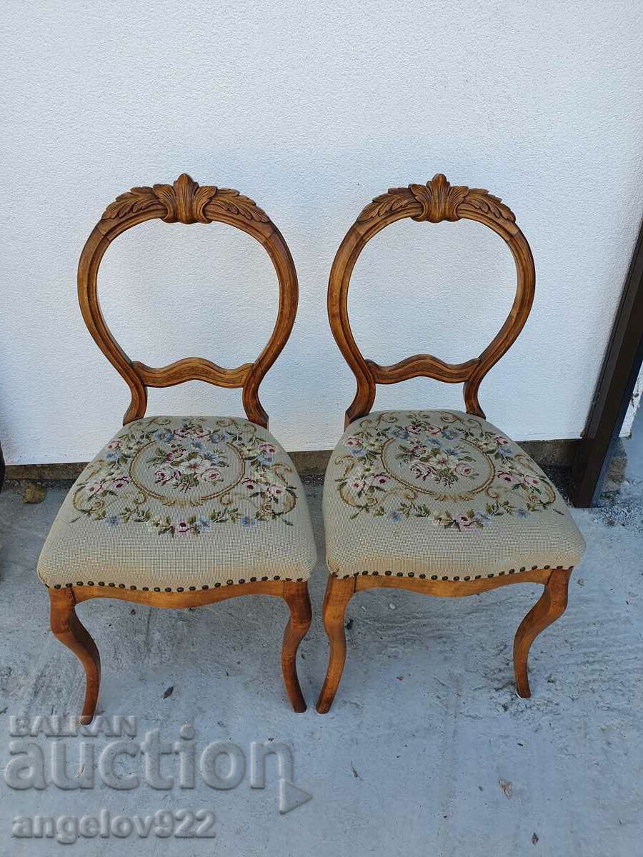 Beautiful vintage chairs array!!!