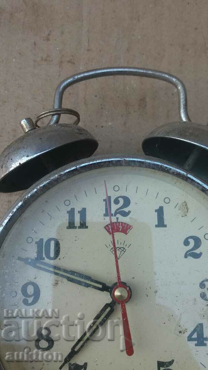 Old alarm clock with price 4.99 BGN | € 2.55 Old alarm clock with price 4.99 BGN | € 2.55