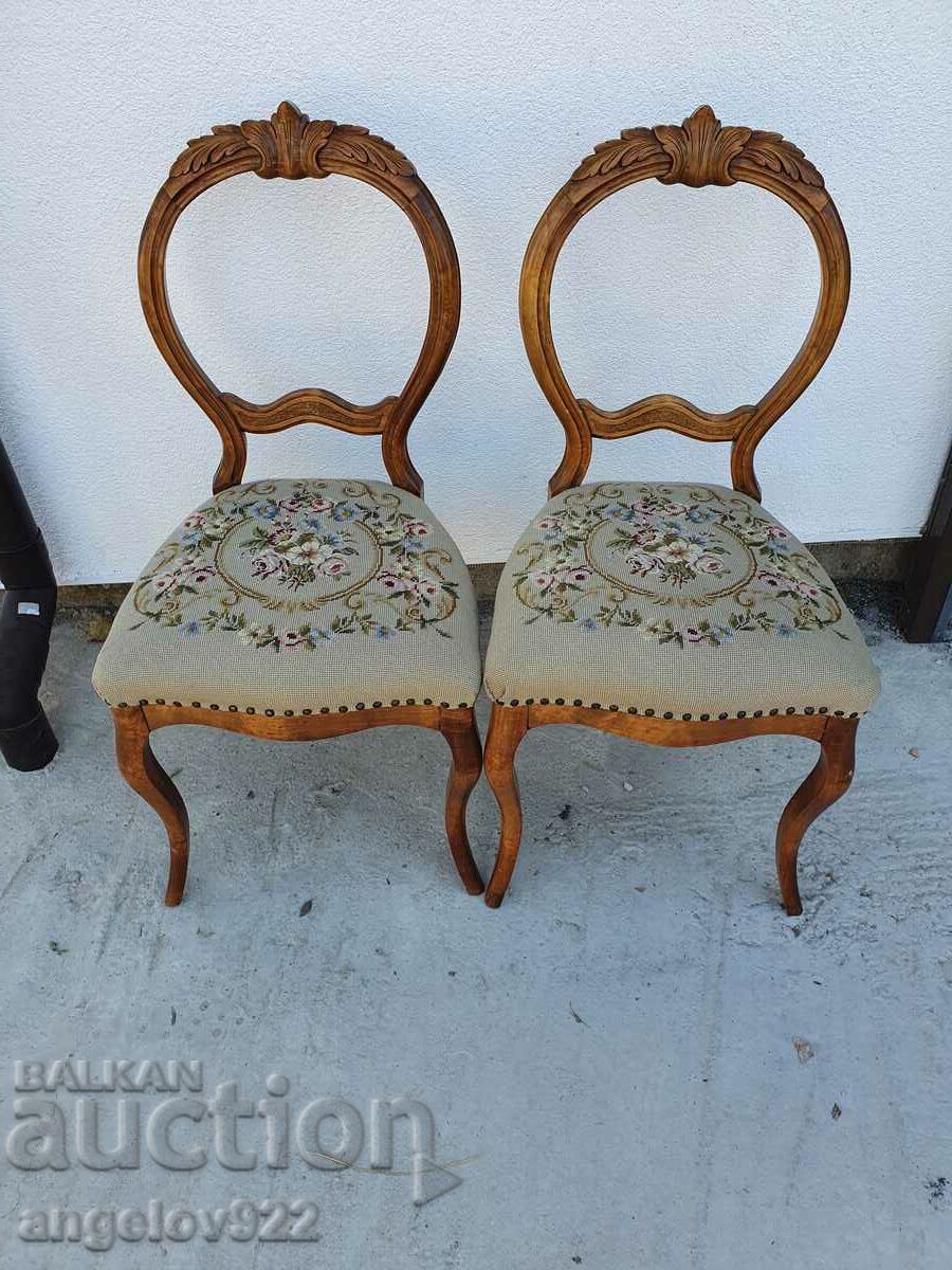 Beautiful vintage chairs array!!!