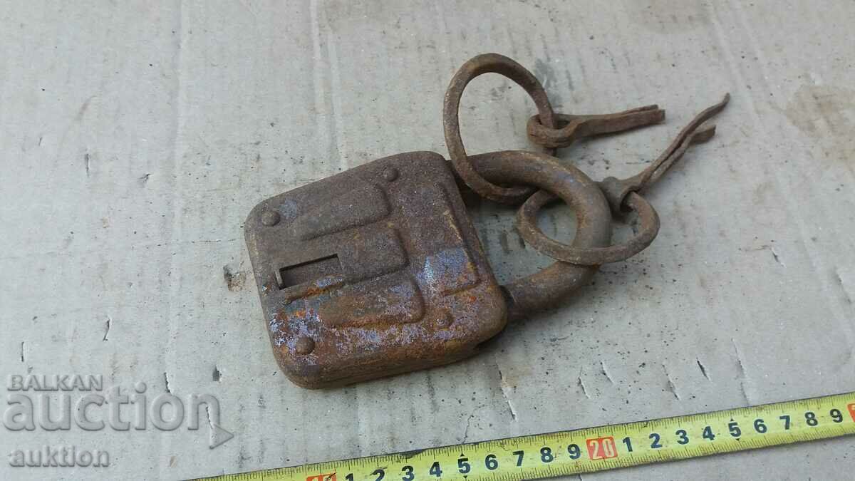 LACAT VECHI MASSIV MARE - 5 LACAT VECHI MASSIV MARE - 5