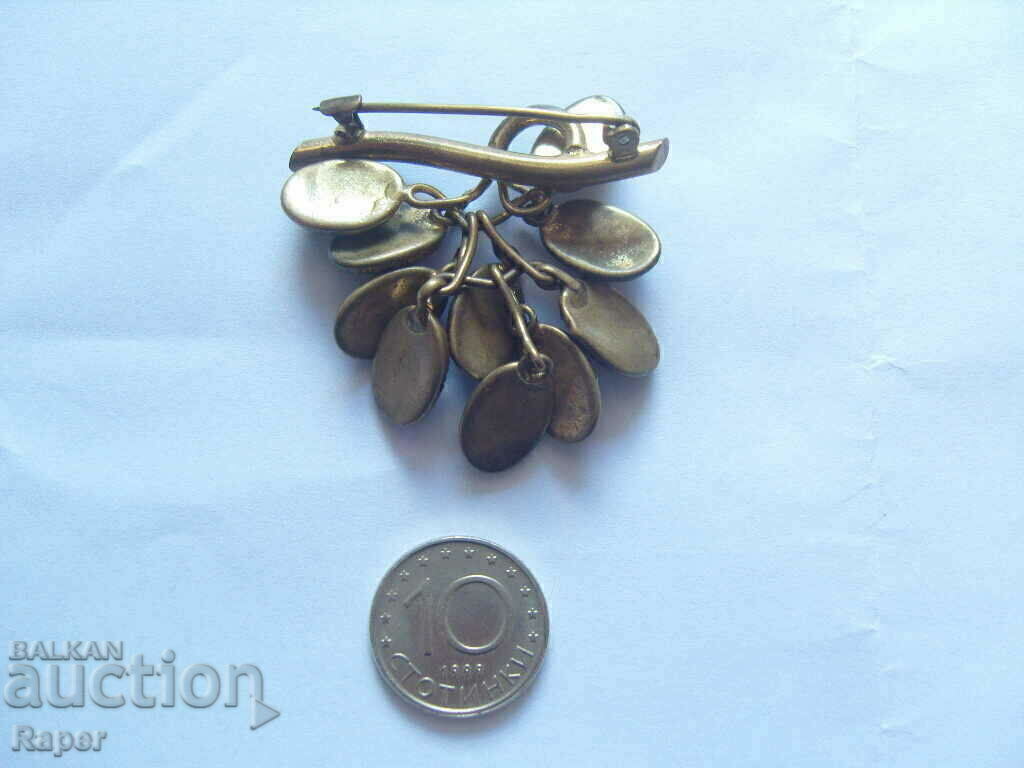 Women's Antique Brooch with price 15.00 BGN | € 7.67 Women's Antique Brooch with price 15.00 BGN | € 7.67