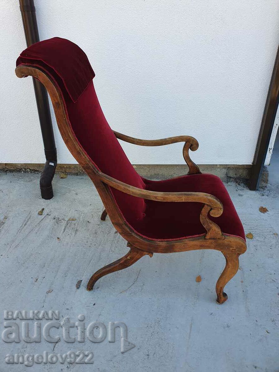 Beautiful vintage solid armchair!!!