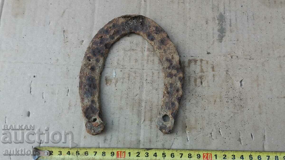 Auction HORSESHOE - METAL SOLID Auction HORSESHOE - METAL SOLID