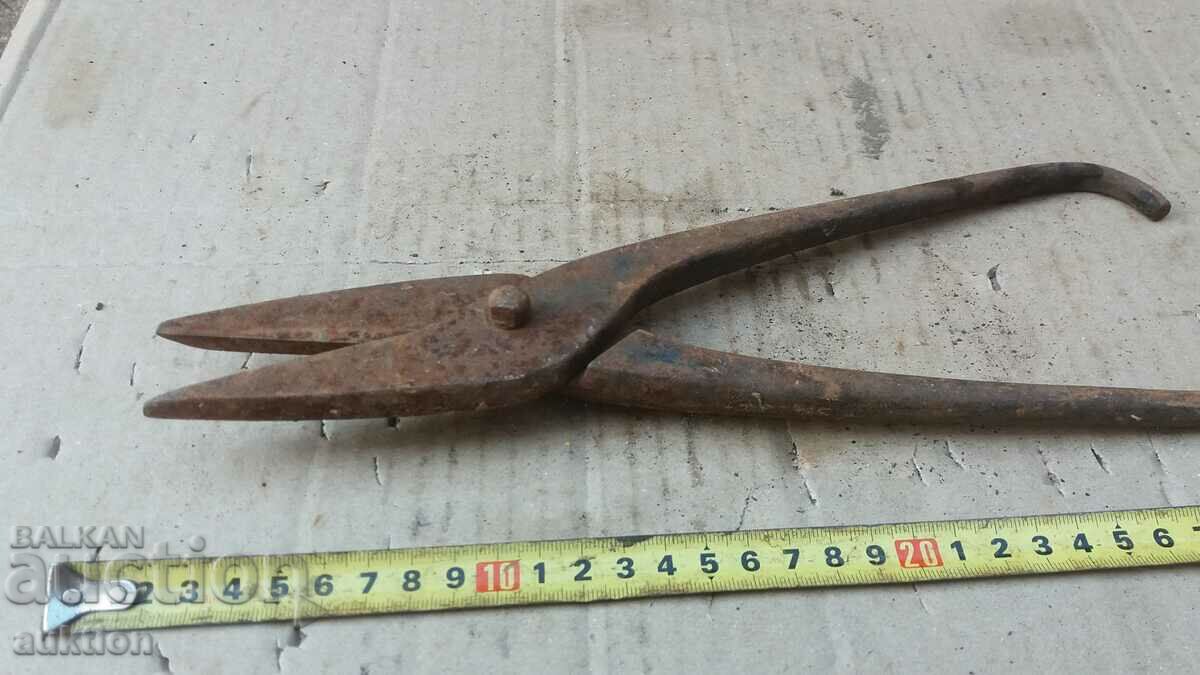 Delivery of OLD SOLID SCISSORS FOR CUTTING SHEET METAL Delivery of OLD SOLID SCISSORS FOR CUTTING SHEET METAL