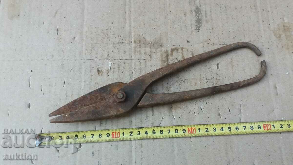 OLD SOLID SCISSORS FOR CUTTING SHEET METAL - 5 OLD SOLID SCISSORS FOR CUTTING SHEET METAL - 5