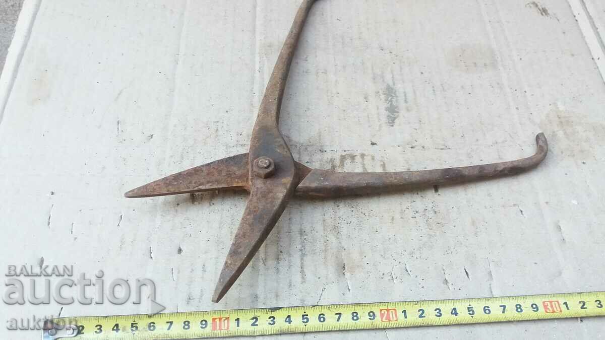 OLD SOLID SCISSORS FOR CUTTING SHEET METAL - 7 OLD SOLID SCISSORS FOR CUTTING SHEET METAL - 7
