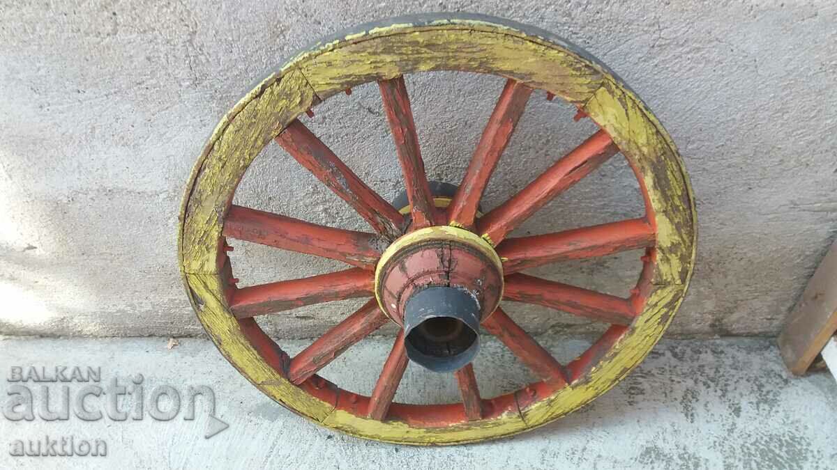 Delivery of MASSIVE RENAISSANCE WHEEL OF WAGON, BICYCLE, PHAETON Delivery of MASSIVE RENAISSANCE WHEEL OF WAGON, BICYCLE, PHAETON