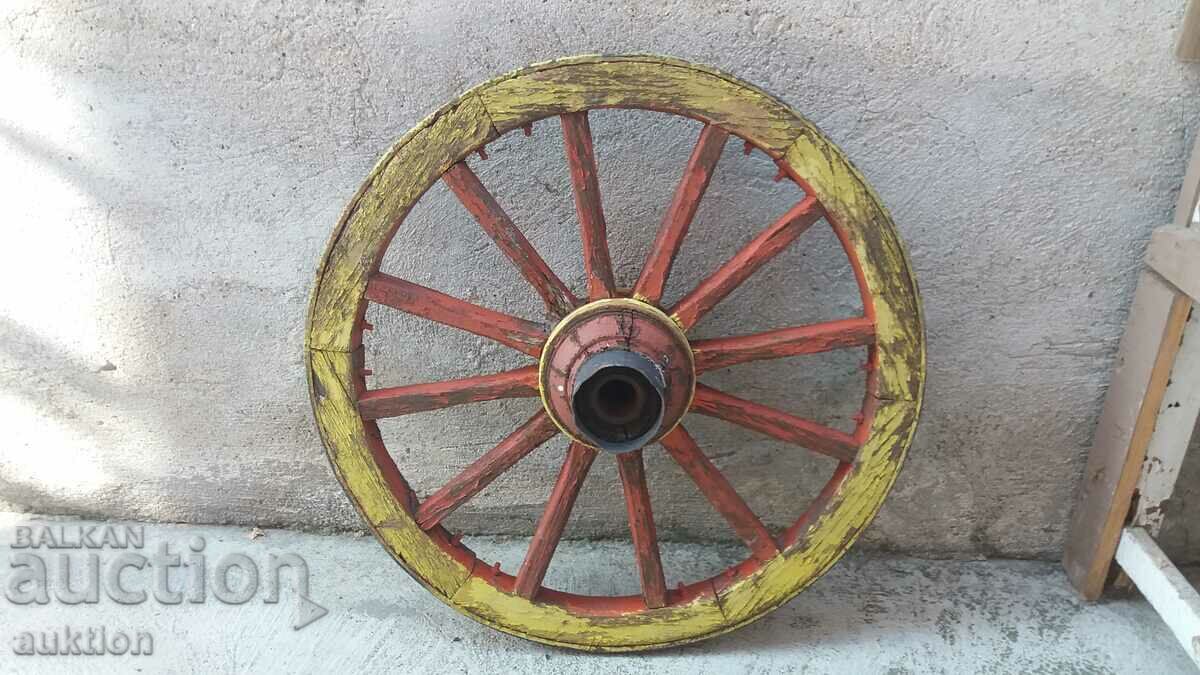 MASSIVE RENAISSANCE WHEEL OF WAGON, BICYCLE, PHAETON - 5 MASSIVE RENAISSANCE WHEEL OF WAGON, BICYCLE, PHAETON - 5