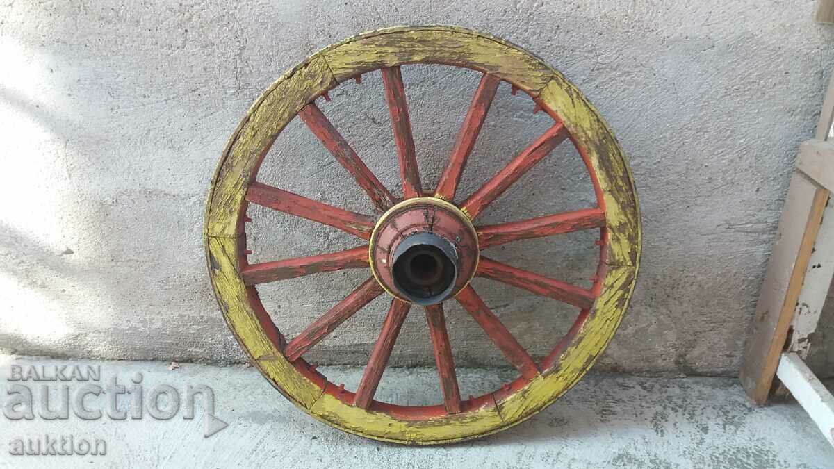 MASSIVE RENAISSANCE WHEEL OF WAGON, BICYCLE, PHAETON - 6 MASSIVE RENAISSANCE WHEEL OF WAGON, BICYCLE, PHAETON - 6