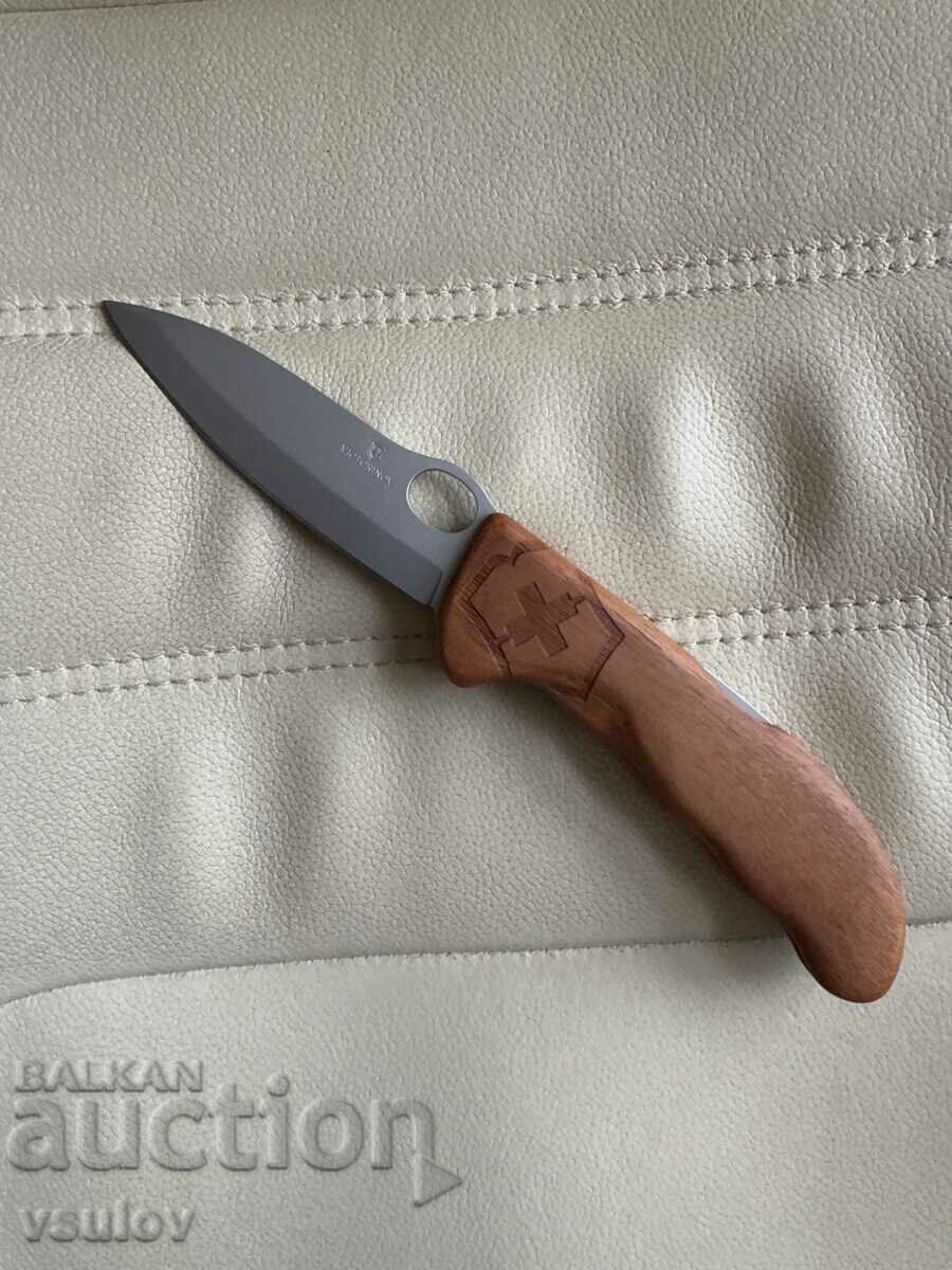 Auction Victorinox Hunter Pro Wood Swiss Folding Knife, NEW Auction Victorinox Hunter Pro Wood Swiss Folding Knife, NEW