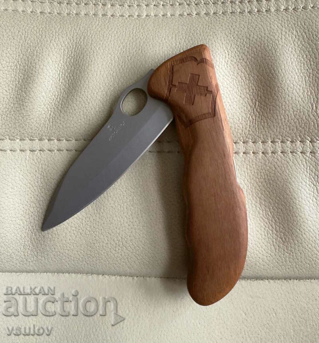 Ελβετικό πτυσσόμενο μαχαίρι Victorinox Hunter Pro Wood, ΝΕΟ