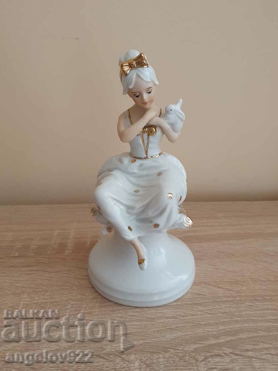 Beautiful porcelain figure statuette with markings!!!