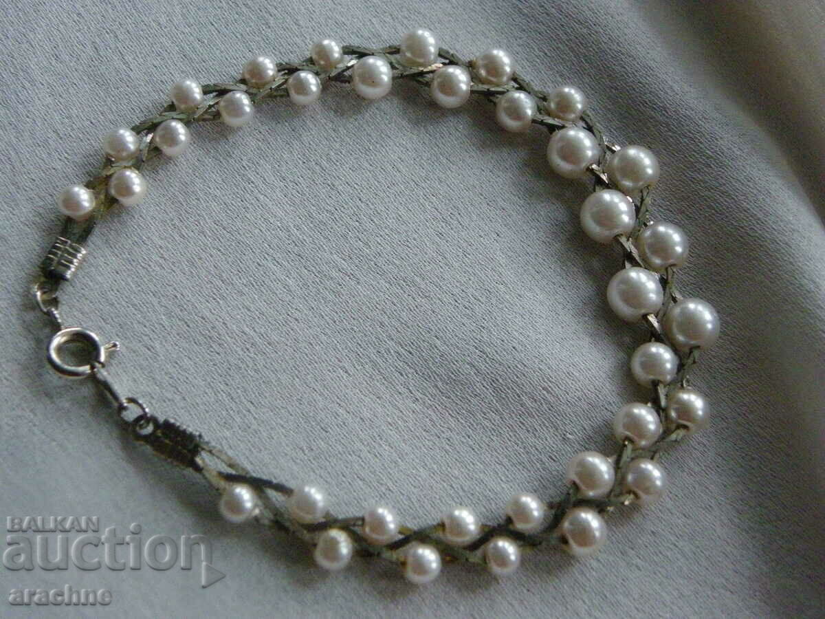 Beautiful bracelet with price 25.00 BGN | € 12.78 Beautiful bracelet with price 25.00 BGN | € 12.78