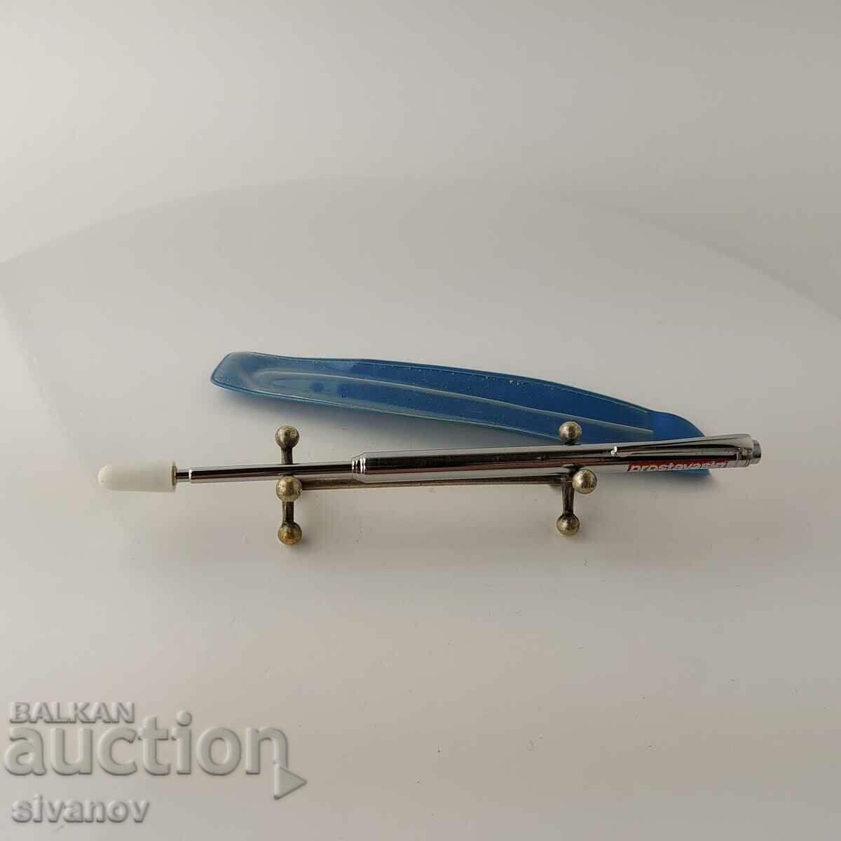 Interesant stilou cu arătator vechi metalic 63cm #5710 cu preț 14.99 BGN | € 7.66