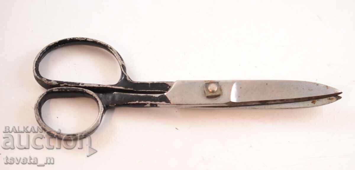 Vintage scissors Made in Korea with price 10.00 BGN | € 5.11 Vintage scissors Made in Korea with price 10.00 BGN | € 5.11