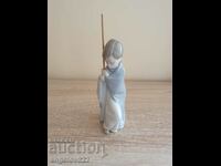 Spanish porcelain figure statuette LLADRO