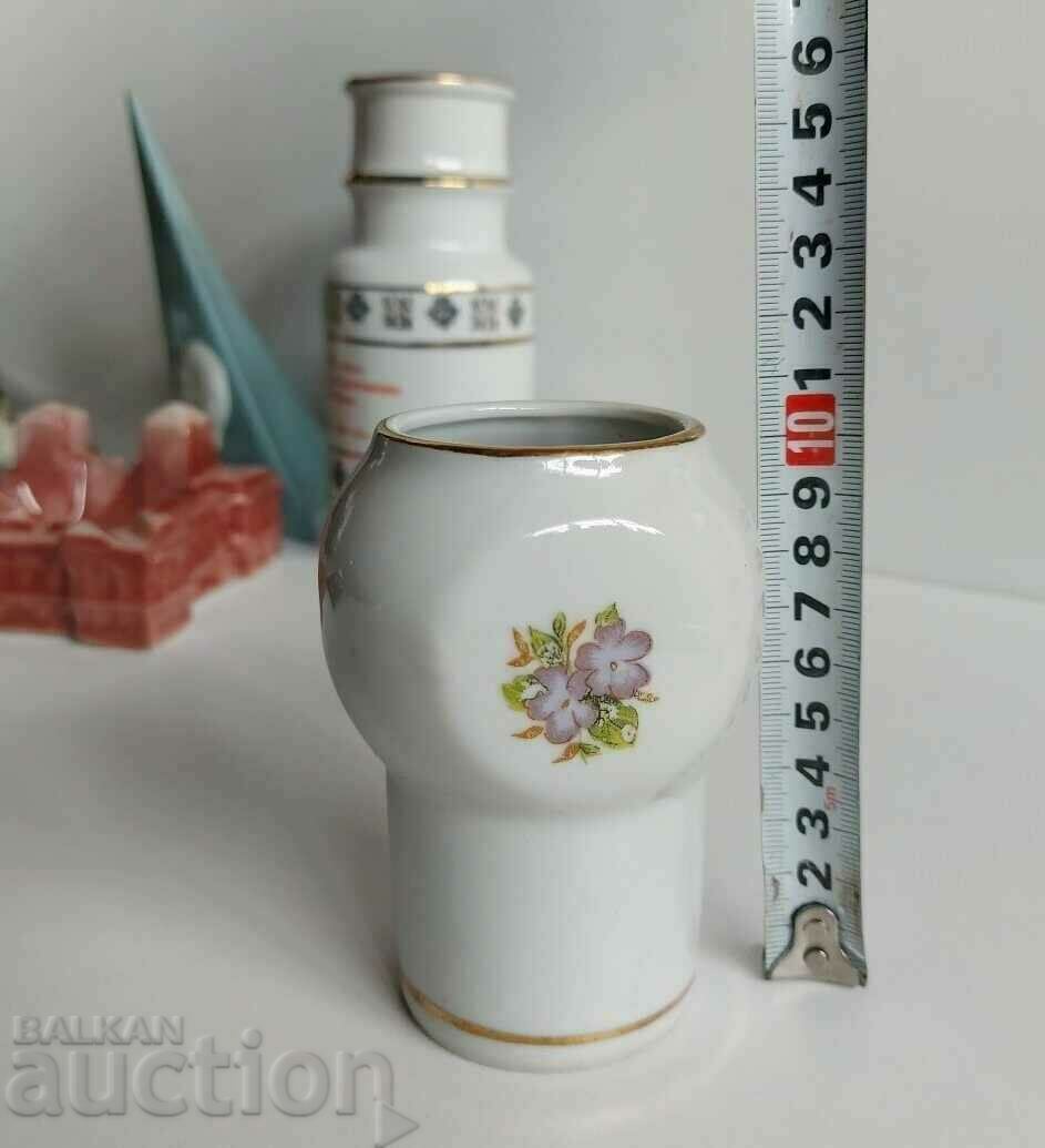 Delivery of .SOTC BULGARIAN PORCELAIN VASE VASE WITH FLOWERS FLOWERS Delivery of .SOTC BULGARIAN PORCELAIN VASE VASE WITH FLOWERS FLOWERS