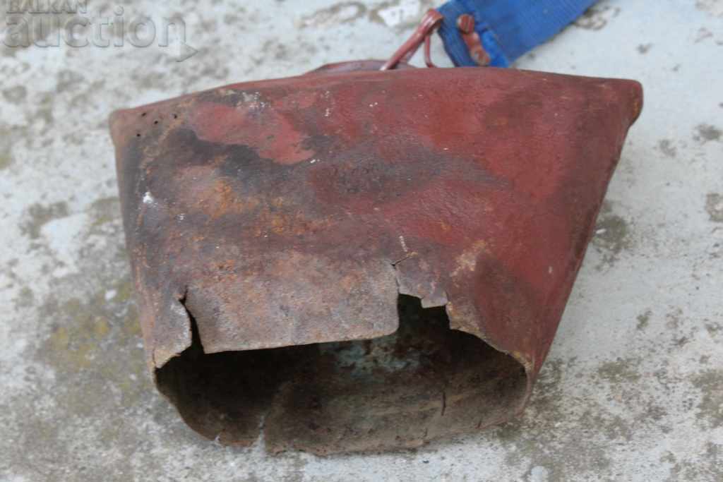 , OLD VERY LARGE GIRL CHAN BELL RINGER - 5 , OLD VERY LARGE GIRL CHAN BELL RINGER - 5