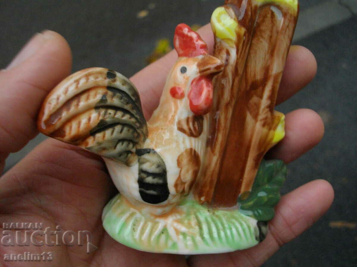 OLD PORCELAIN ROOSTER with price 25.00 BGN | € 12.78 OLD PORCELAIN ROOSTER with price 25.00 BGN | € 12.78