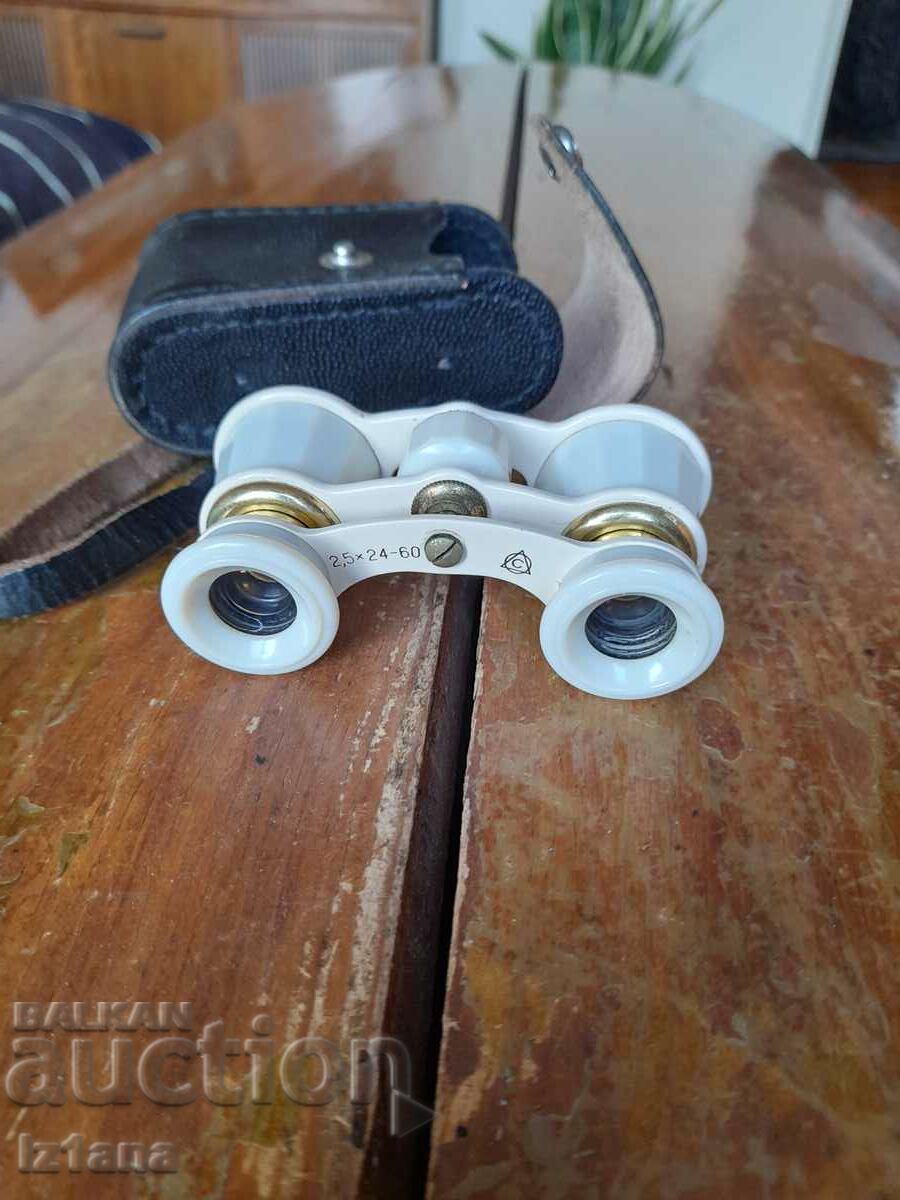 Old theater binoculars, binoculars with price 95.00 BGN | € 48.57 Old theater binoculars, binoculars with price 95.00 BGN | € 48.57
