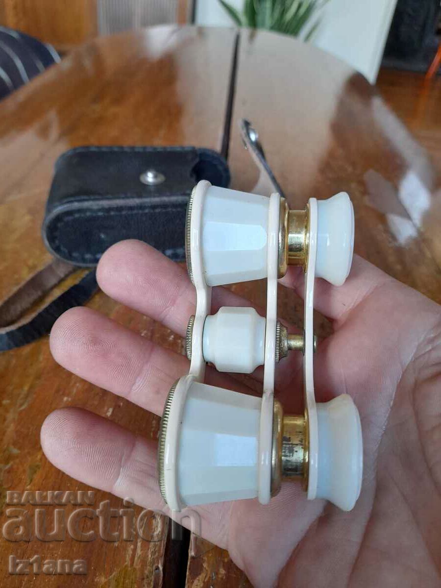 Delivery of Old theater binoculars, binoculars Delivery of Old theater binoculars, binoculars
