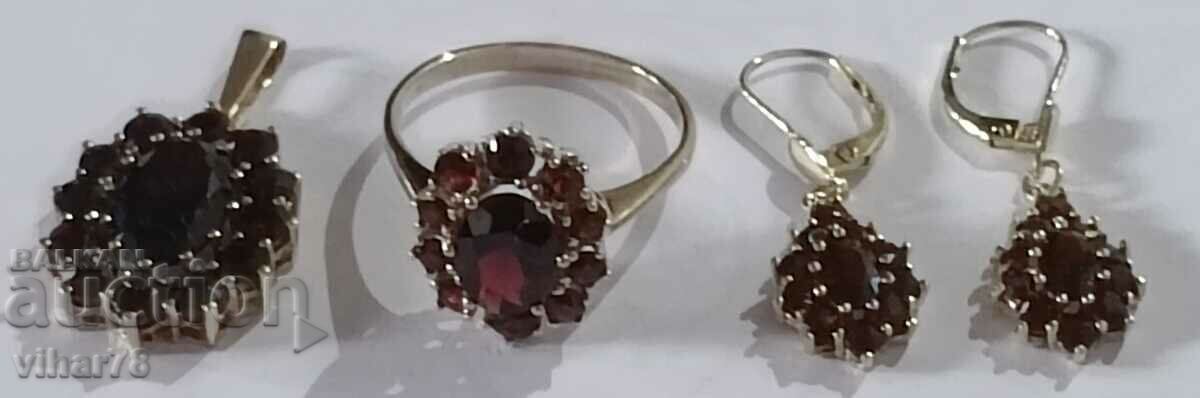 Gold lot ring, pendant and earrings - 8 carats - 333 with garnets with price 1699.99 BGN | € 869.19 Gold lot ring, pendant and earrings - 8 carats - 333 with garnets with price 1699.99 BGN | € 869.19
