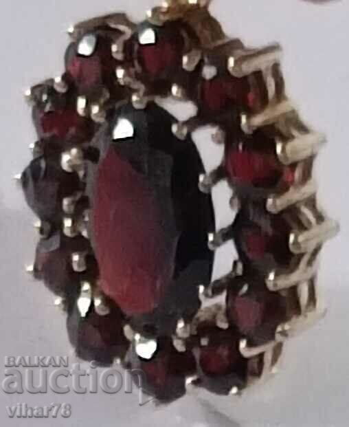Gold lot ring, pendant and earrings - 8 carats - 333 with garnets - 5