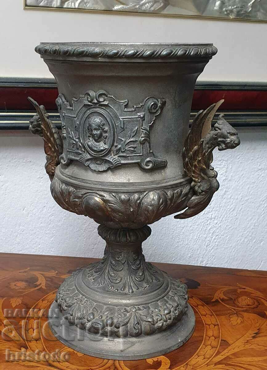 Old metal flower pot, flower pot - 5 Old metal flower pot, flower pot - 5