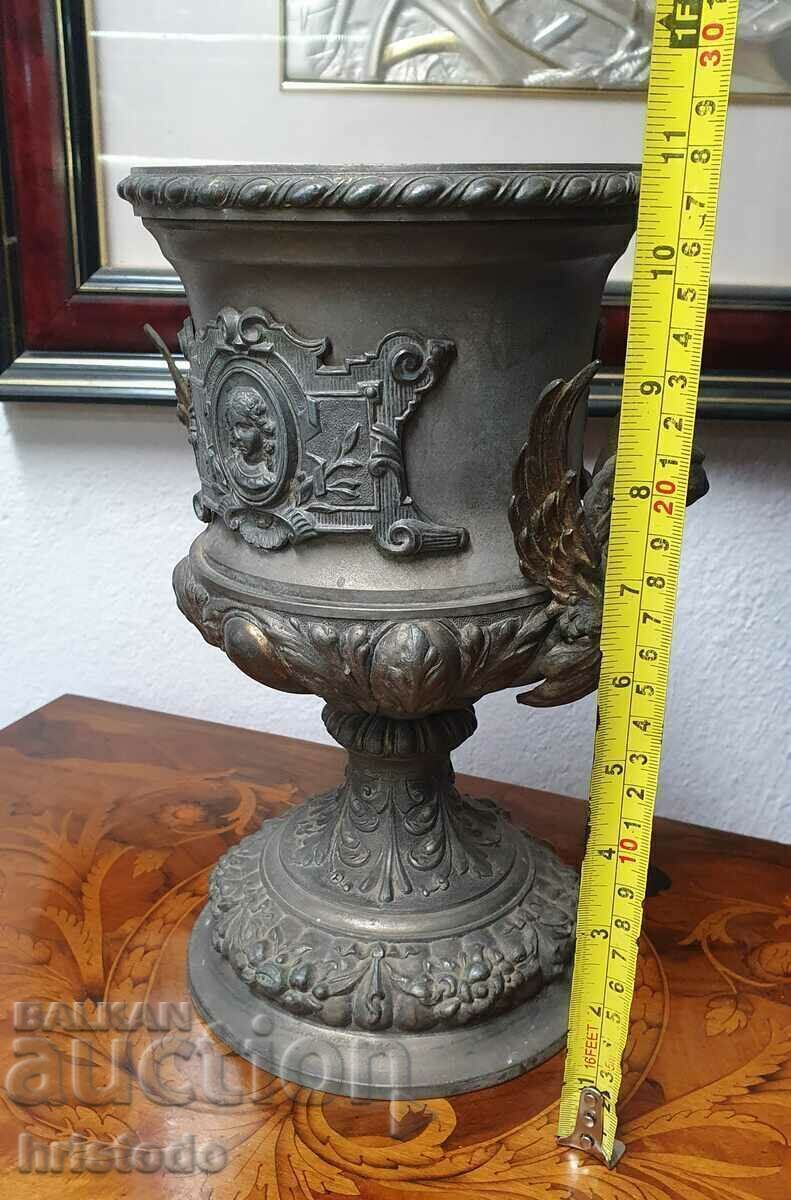 Old metal flower pot, flower pot - 6 Old metal flower pot, flower pot - 6