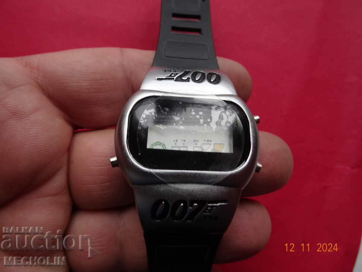 clock collector AGENT 007 QUARTZ - 5 clock collector AGENT 007 QUARTZ - 5