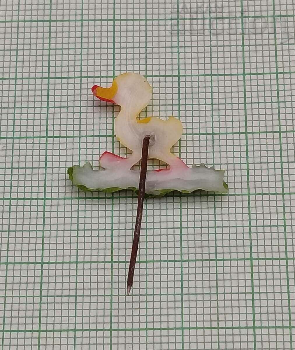 DUCKLING OLD MARTENICE BADGE with price 0.80 BGN | € 0.41 DUCKLING OLD MARTENICE BADGE with price 0.80 BGN | € 0.41