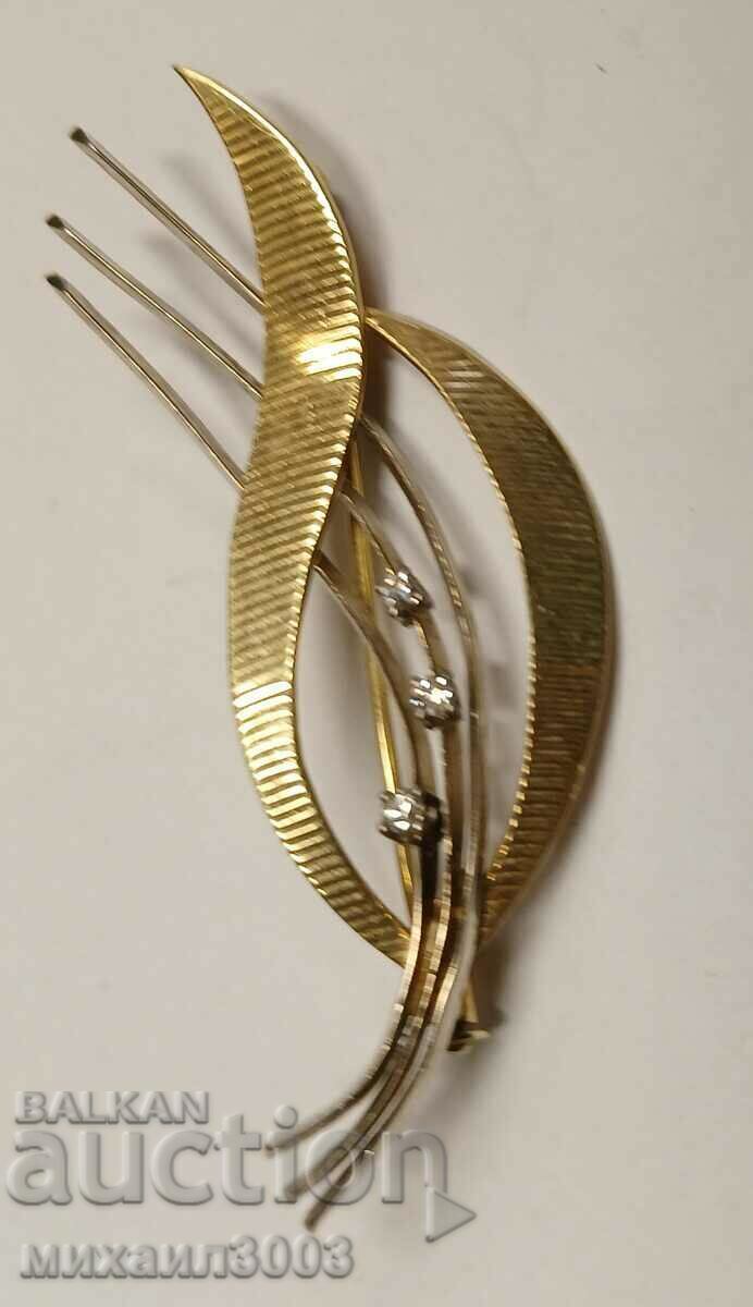 RETRO 14K GOLD BROOCH WITH 3 DIAMONDS with price 1250.00 BGN | € 639.11 RETRO 14K GOLD BROOCH WITH 3 DIAMONDS with price 1250.00 BGN | € 639.11