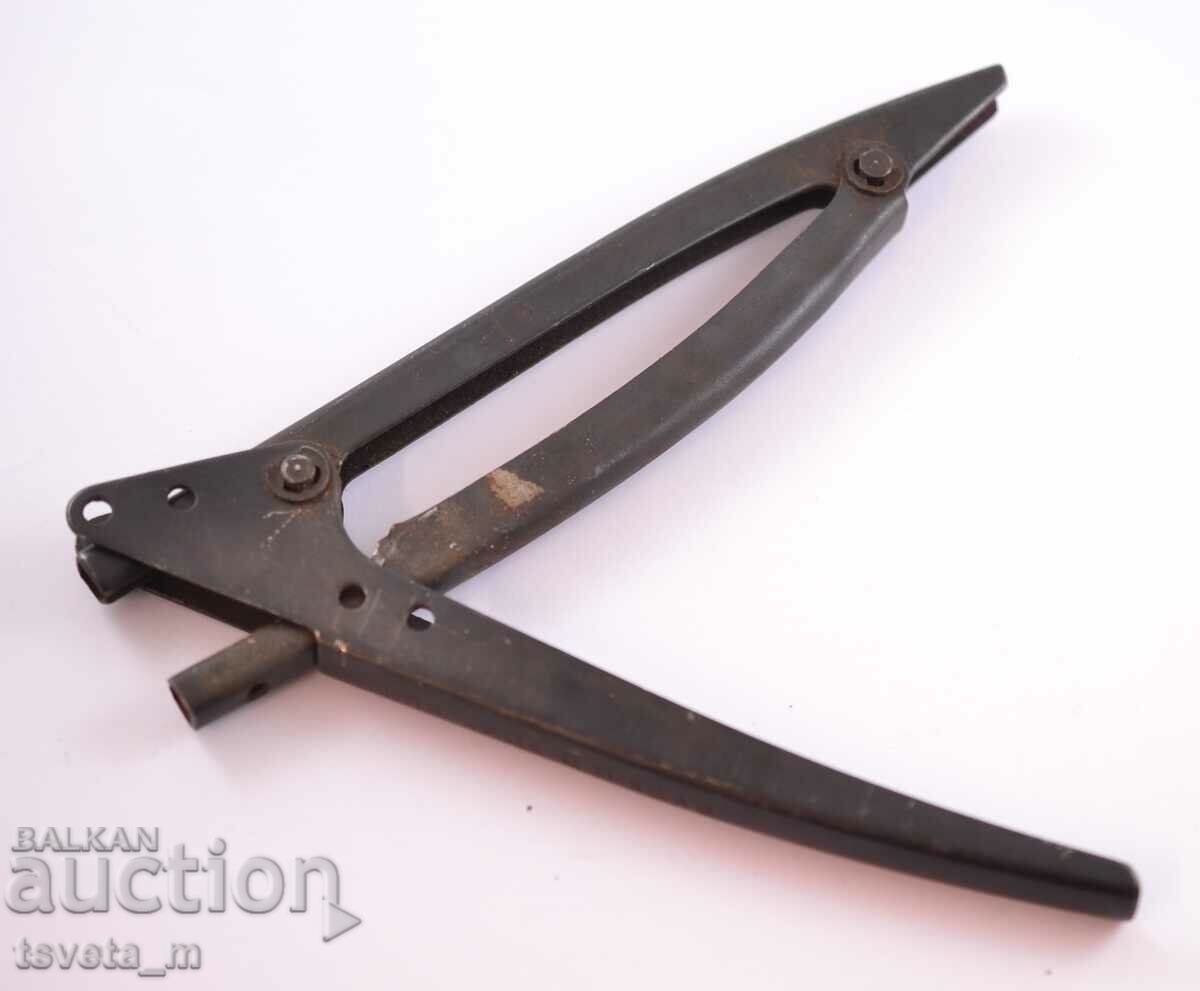 Cleste inele, clesti, KPI ARDA KARDJALI, SOC cu preț 5.00 BGN | € 2.56 Cleste inele, clesti, KPI ARDA KARDJALI, SOC cu preț 5.00 BGN | € 2.56