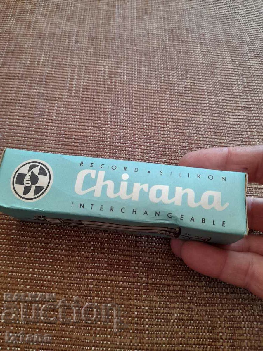 Стара стъклена спринцовка Chirana с цена 22.00 лв. | € 11.25