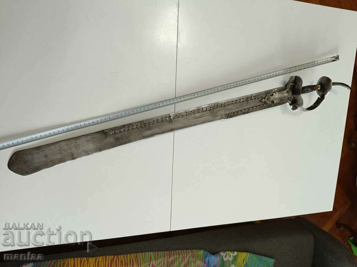 Аукцион Индийски палаш , меч, кханда  18 век .