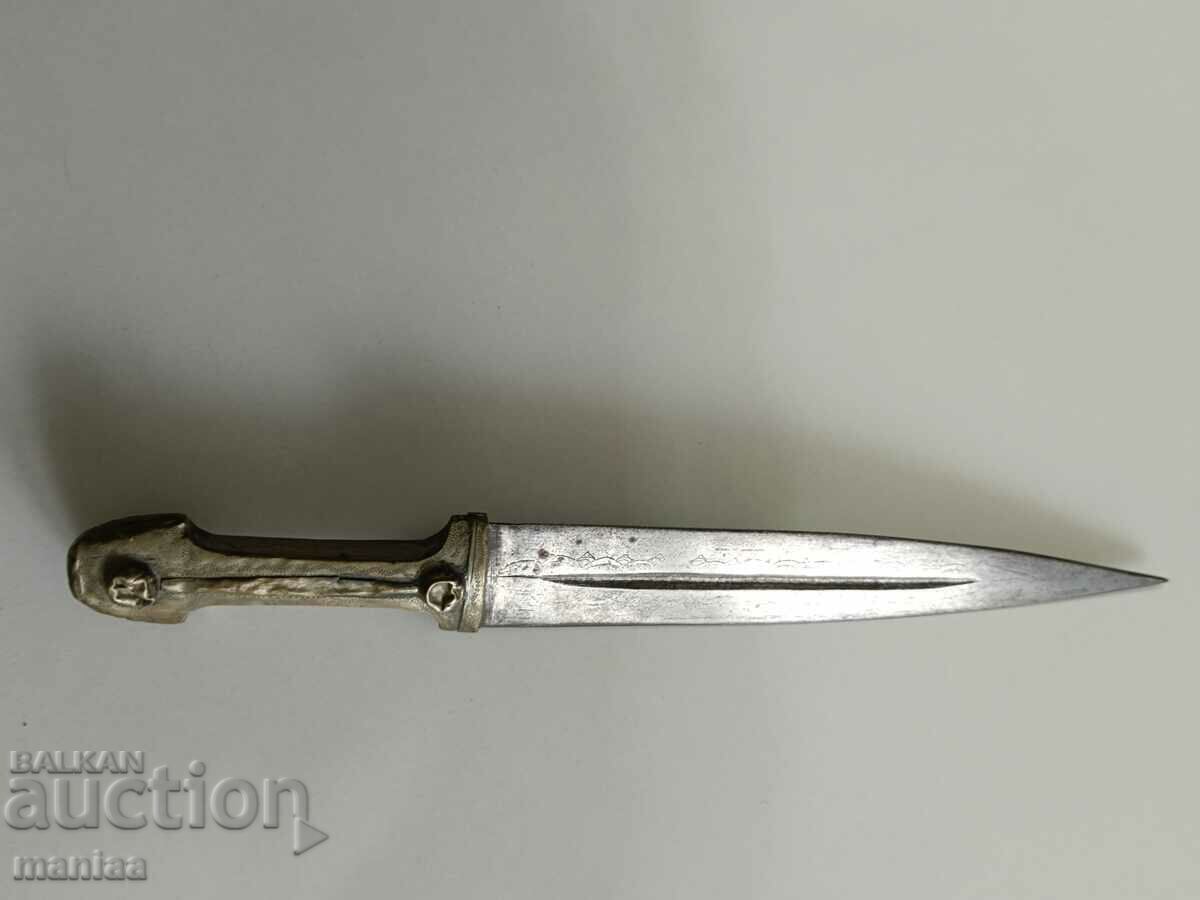 Аукцион Балканска кама, нож , каракулак Аукцион Балканска кама, нож , каракулак